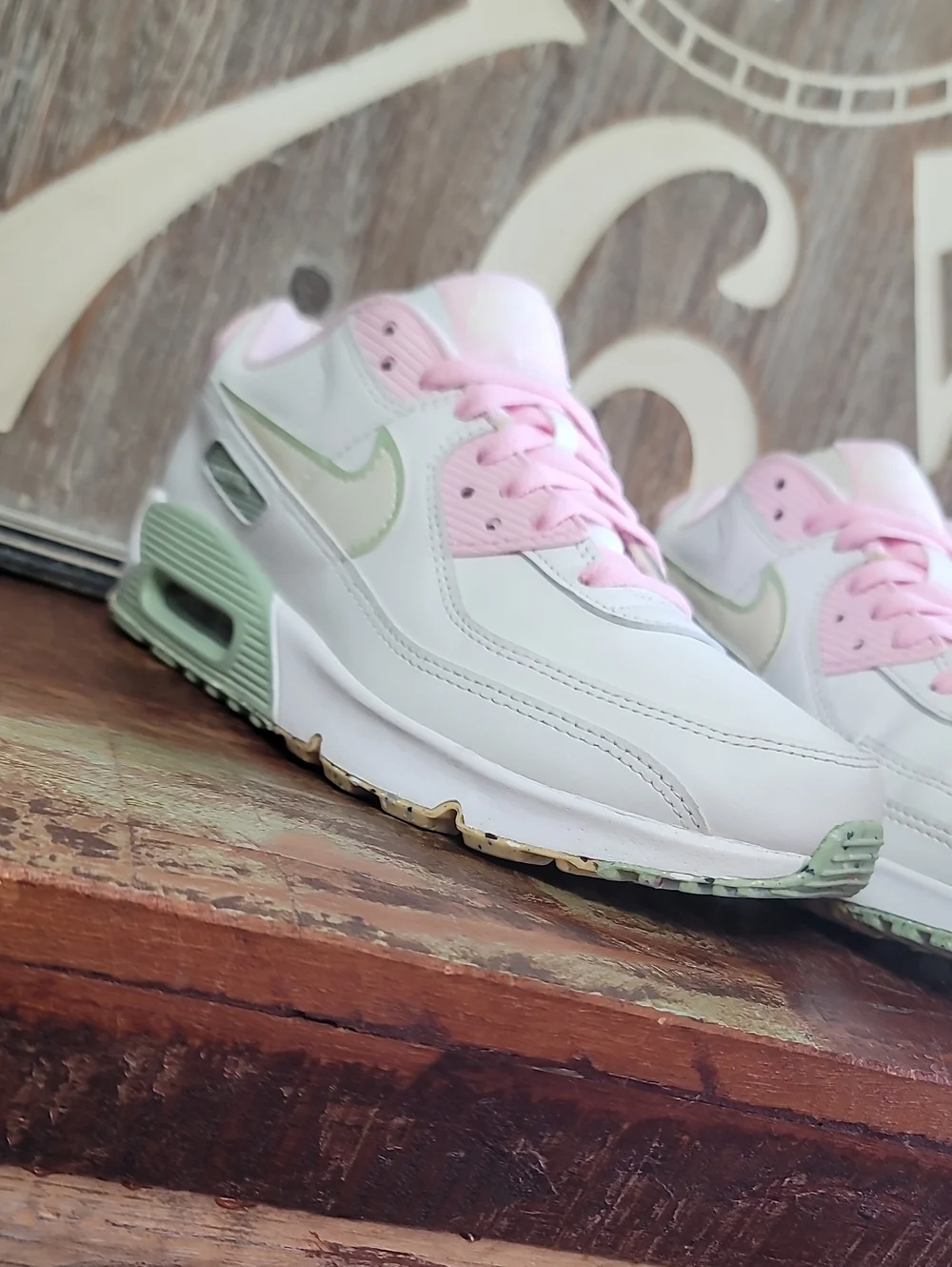 🔥 Nike Air Max 90 LTR Special Edition "Pink Foam/ Honeydew" Wmns 8, Like New - Picture 6 of 15